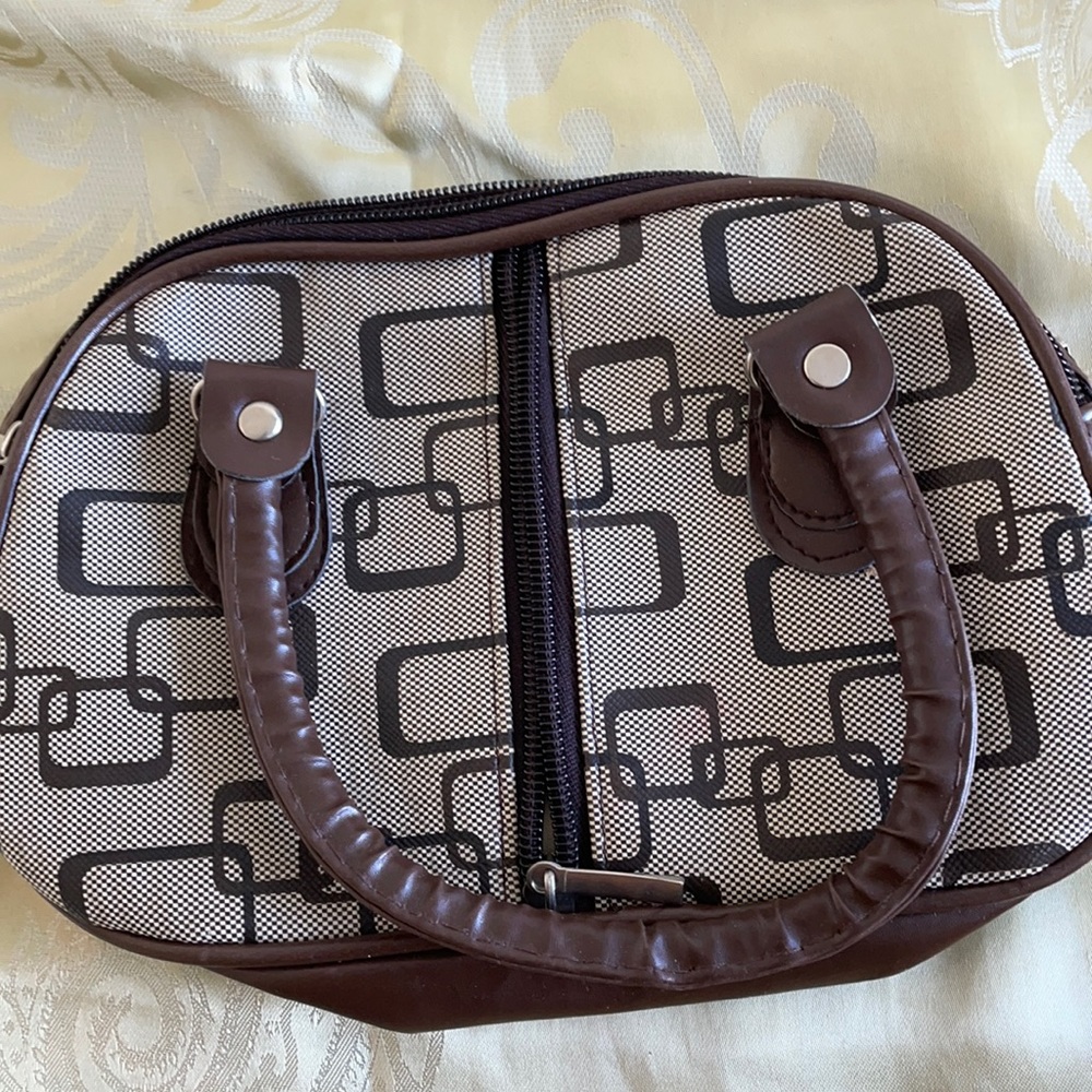 Cute (Like New) Small Bag